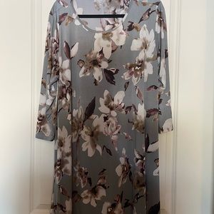 Plus size 3/4 sleeve floral dress